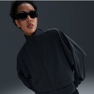 Nike Women's 24.7 PerfectStretch Dri-
FIT Woven Jacket